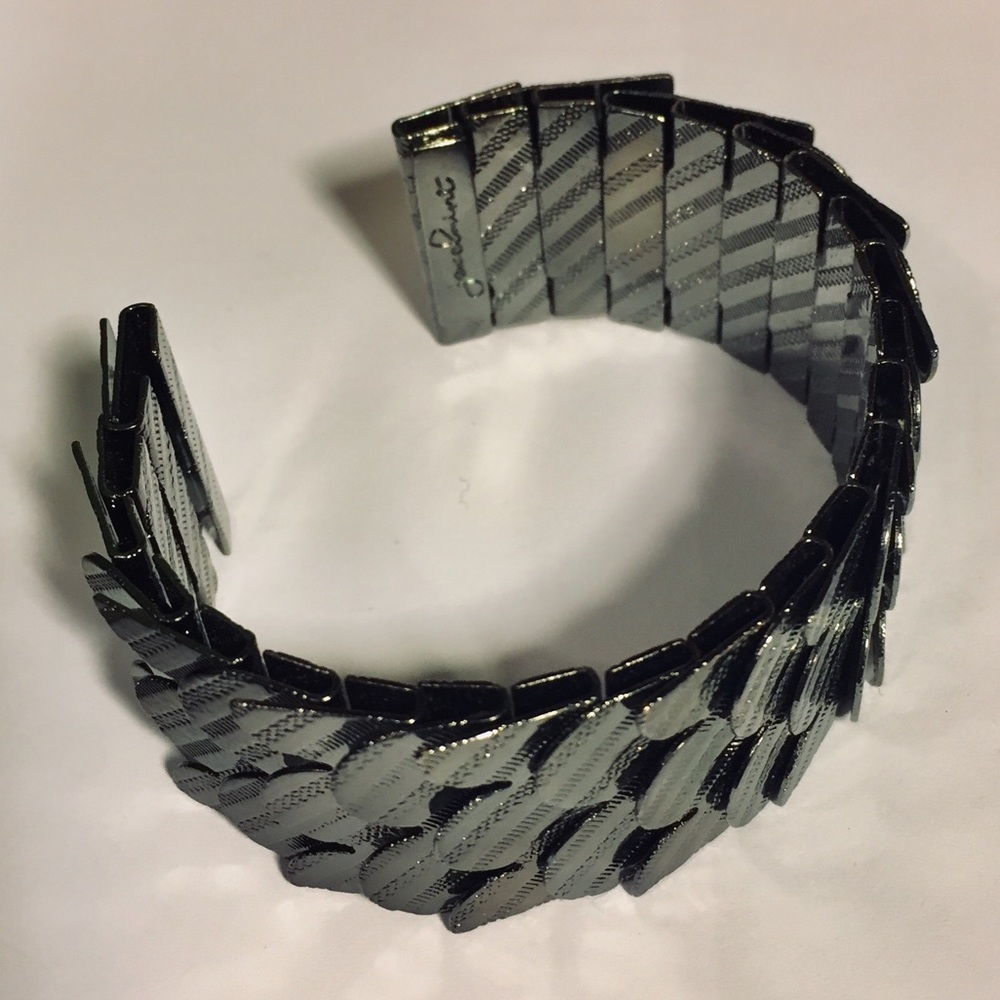 Jewelmint black swan cuff - Picture 2 of 6